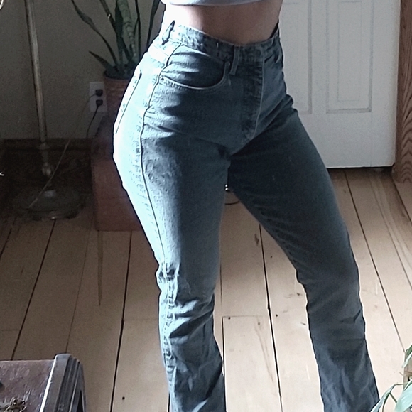 Vintage Medium Fade Mom Jean by French Dressing - Picture 1 of 4